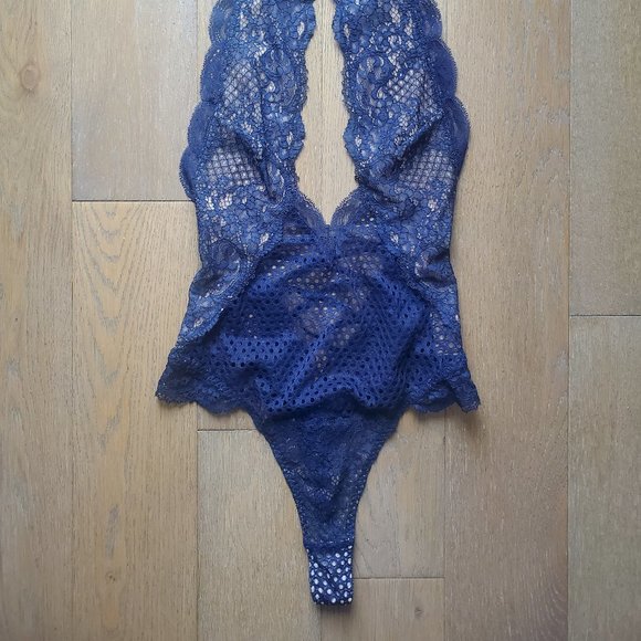 Lingerie One Piece Navy High Neck Keyhole Bodysuit Victoria's Secret - Picture 4 of 4